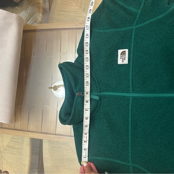 The North Face Forest Green Fleece Jacket - Picture 12 of 12